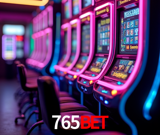 Slots com jackpots e giros grátis na 765Bet